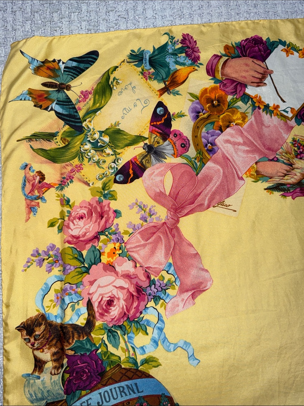 Rare Authentic Gucci Silk Floral Scarf  Whimsical Yellow Animals Hearts Ribbon - Picture 8 of 17